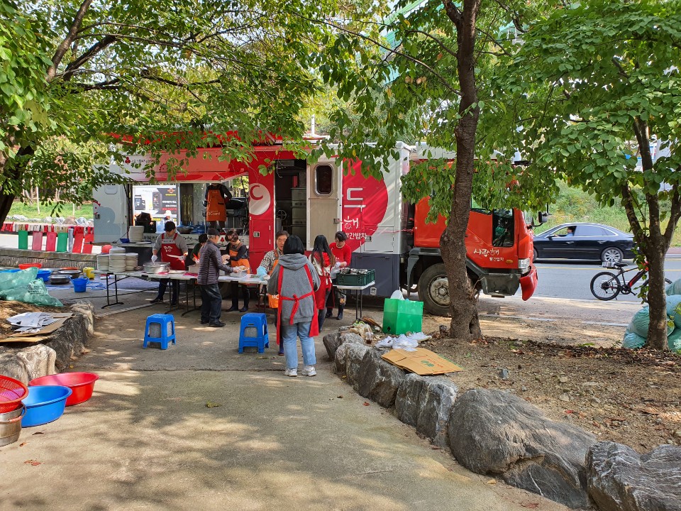 10월29일밥차01.jpg